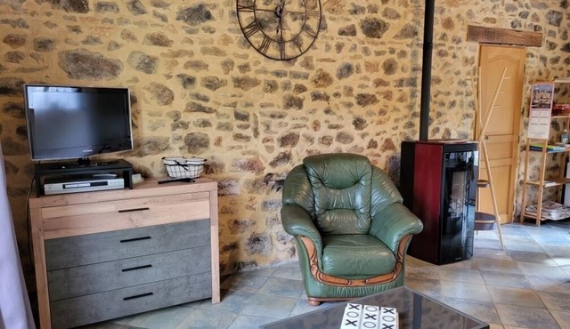 Quiet accommodation in the canton of DOMME near SARLAT and GOURDON (furnished 3 stars)