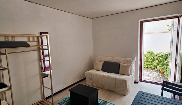 Quiet studio with garden