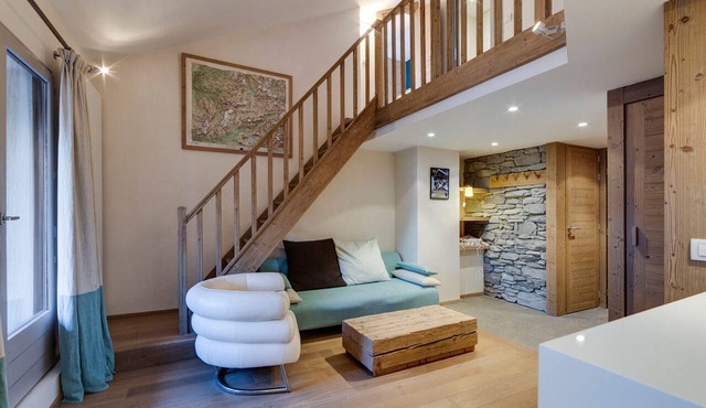 Renovated Duplex Apartment for 4 with Parking, WiFi, and Pet-Friendly in Val-d'Isère in Val-d'Isère