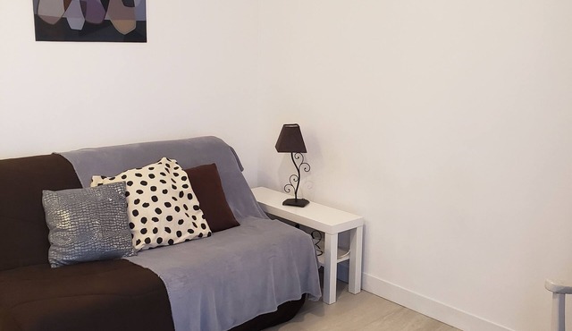 Room with independent access and kitchenette