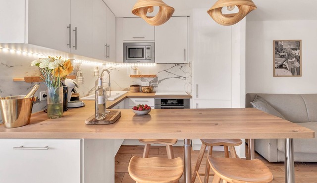 Saint Tropez gendarme apartment