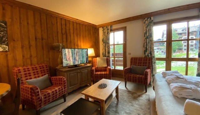 Ski-in ski-out spacious studio apartment in Le Refuge du Montagnard, Arc 1950