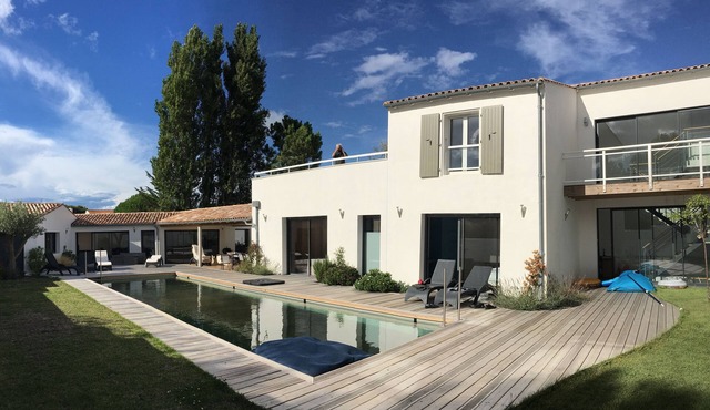 Spacious contemporary villa, bright and quiet, for large families in Rivedoux-Plage