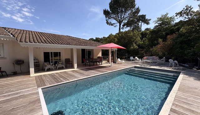 Spacious Villa with Heated Pool and Garden in Petit-Piquey