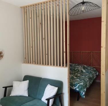 Studio climatisé et spacieux situé près des Parcs