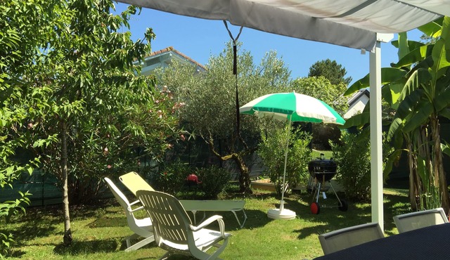 STUDIO CLIMATISE à Seignosse/Swimming pool, garden