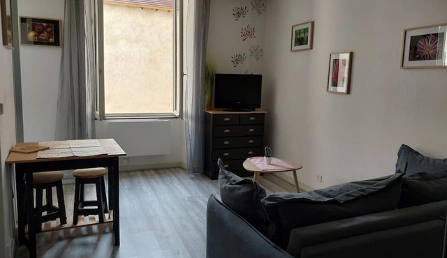 studio hyper centre, wifi, in La Châtre