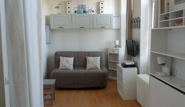 STUDIO IN HISTORICAL CENTER in la rochelle