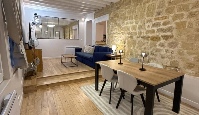 STUNNING DUPLEX IN THE HEART OF THE CITY CENTER WITH UNDERGROUND PARKING INCLUDED, 10 MINUTES FROM PARIS