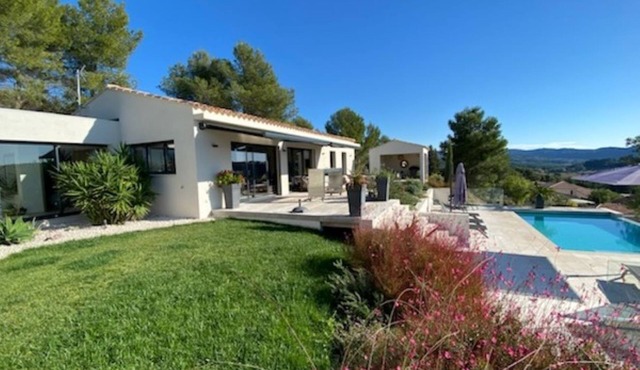 Sublime air-conditioned villa, sea view (7km), vineyards, village, infinity pool