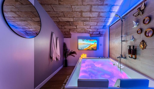 Suite d'Exception sous Voûtes avec Spa & Cinéma