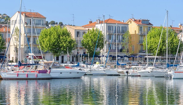 Sun-Kissed Sailing Adventure in Provence-Alpes-Côte d'Azur