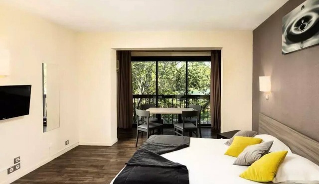 Superior Room for 2–4 People