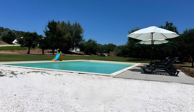 Tiny Home Casa da Janeca with Shared Pool, Wi-Fi and Air Conditioning in Elvas