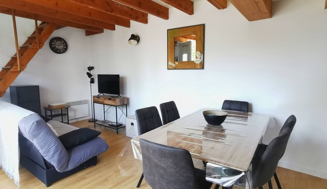 Townhouse located a 20-minute walk from downtown Royan and the main beach