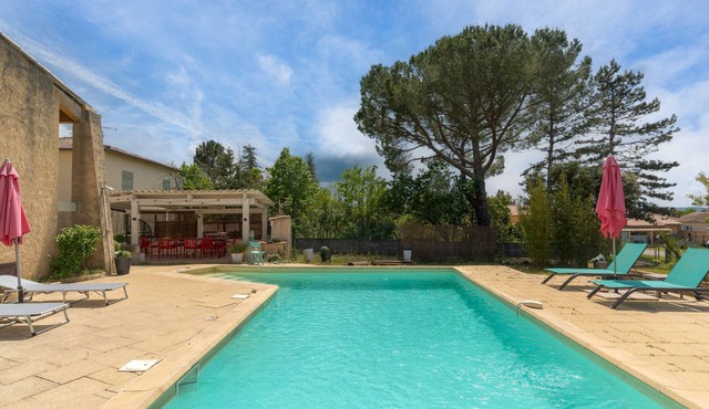 Traditional House 'Coeur De Lavande' with Private Pool, Enclosed Garden, and Wi-Fi in Vinon-sur-Verdon