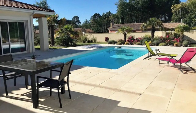 Villa 210 m2 swimming pool in Marsac-sur-l'Isle