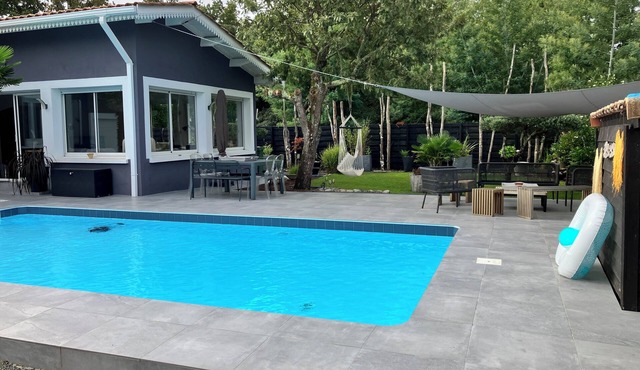 Villa Charmence Ideal, quiet location 100M from the beach and oyster port