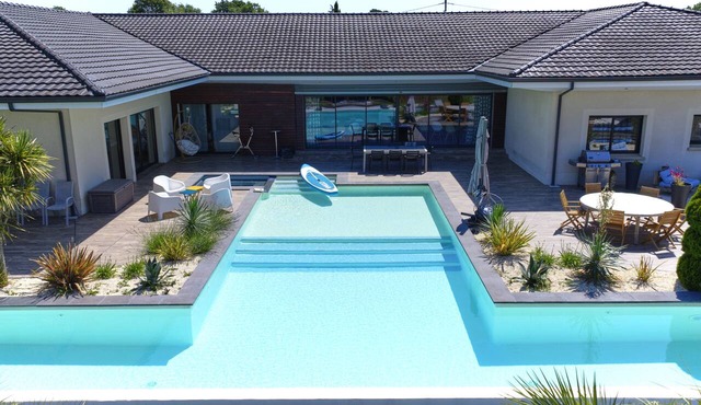 Villa de l'Isle: 300 m², heated pool, and spa