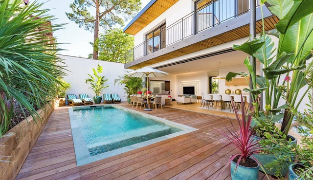 Villa Émeraude: A stunning villa located 150 meters from the beach.