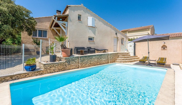 Villa 'L'Angloise' with Private Pool, Wi-Fi and Air Conditioning in Les Angles