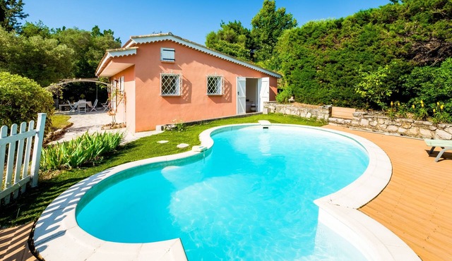 Villa Magalinette - Maison pour 4 avec piscine et jardin in Mougins