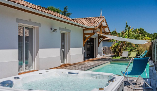Villa Sirelis with Pool and Spa