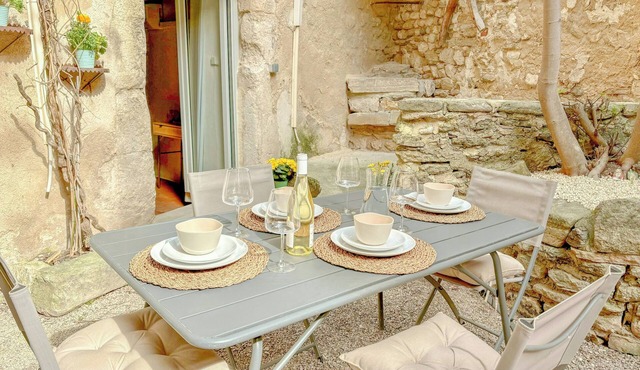 Village house with panoramic view in Venasque
