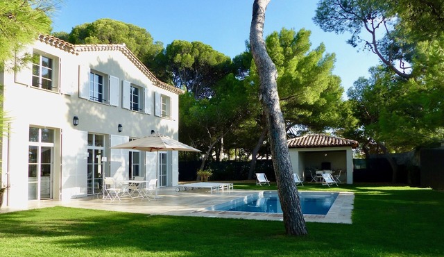 Waterfront Villa, La Bergerie de l'étang