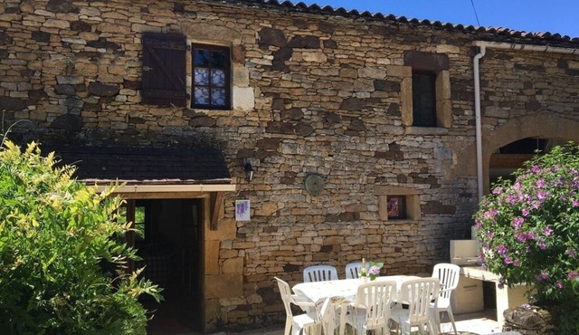 Wisteria 4* - Quiet and relaxing cottage in a courtyard, perfect for families