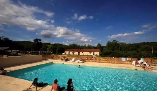 ZEcamping 3 étoiles piscine dog friendly cottage TV LV clim 35m2 4 pers