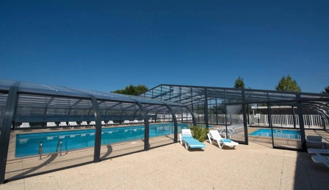 ZEcamping 3* animé piscine couverte locatif TV BBQ 27m2 in Talmont-Saint-Hilaire