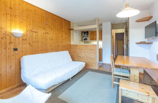 6th floor, view mountain, balcony, ski locker, 28m², Valmorel