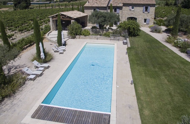 Provencal Mas Cairanne 