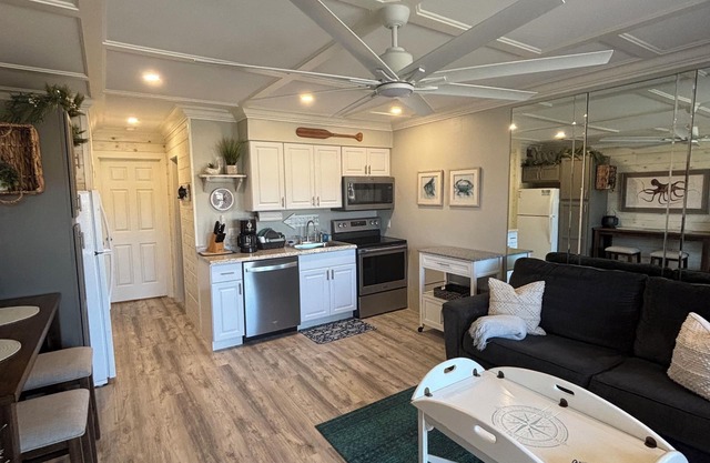 Second Floor Ocean View- Steps from the Beach! 1 Bedroom villa in a gated Resort in Hilton Head Island