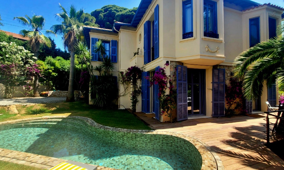 Carnot Villa | Charming 1900's Luxury Villa with Pool