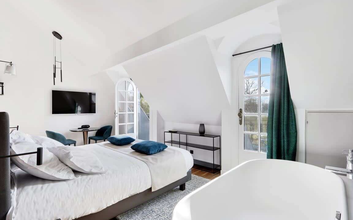 Grand Parc-Paul Doumer Apartment | Labruyère House - Cosy Garden Suite