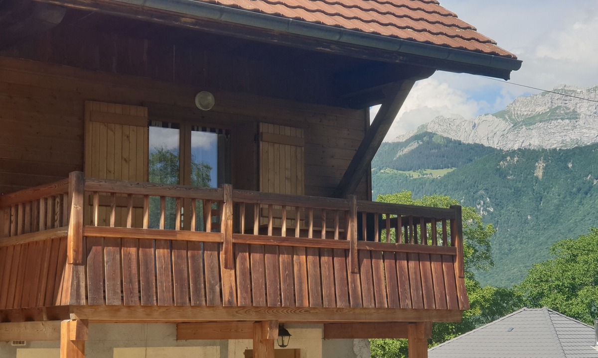 Lathuile Apartment | Atypical apartment near the lake (3 mns), mountains and resorts