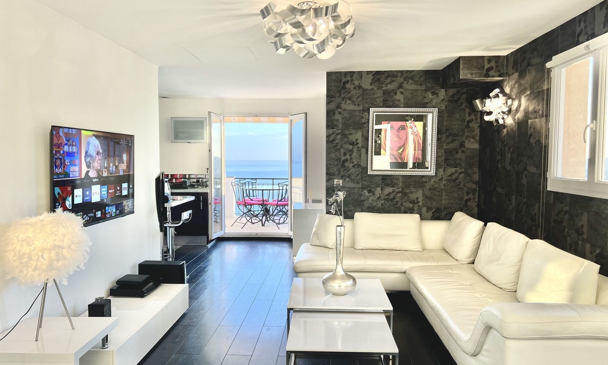 Menton Apartment | MAGNIFIQUE MINI VILLA 2 PIÈCES,IMMENSES TERRASSES,VUE MER FÉERIQUE ET PARKING