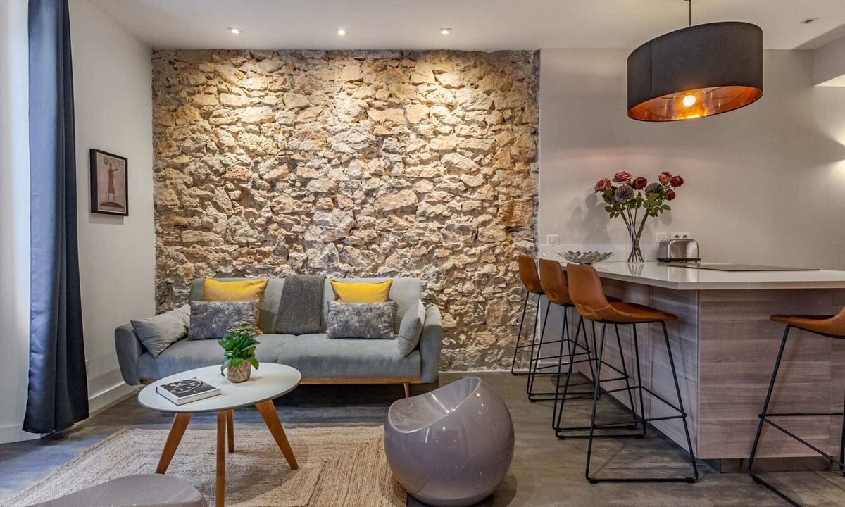 Cannes City Centre Apartment | STUNNING APART ❤️ BEACHES, SHOPS & PALAIS at YOUR DOORSTEPS! By TOTOLULUCANNES