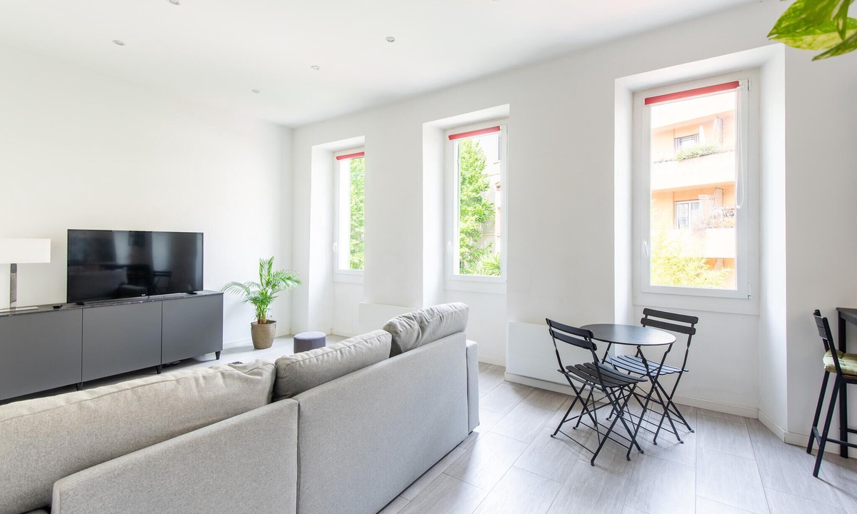 Les Chartreux Apartment | 1 bedroom gorgeous apartment in Marseille