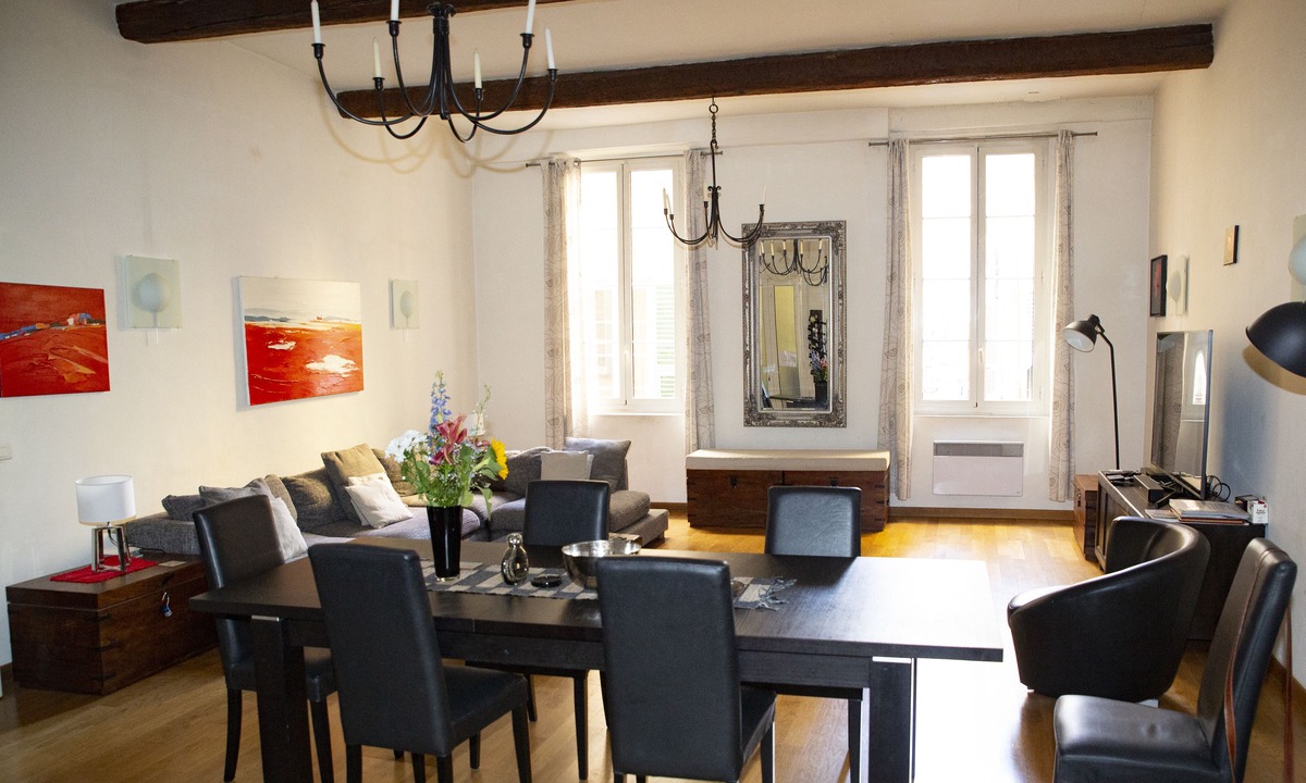 Old Town Apartment | 3 Bedroom Air Conditioned Apartment In The Heart Of Old Town Nice