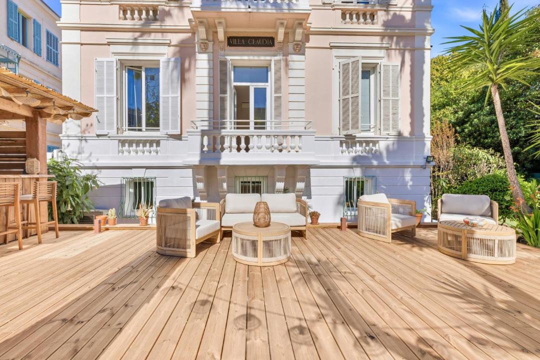Cannes City Centre Hotel | Villa Claudia Hotel Cannes Centre - Parking