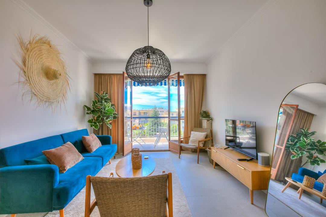 Juan-les-Pins Apartment | Sea Breeze Duo Apartments