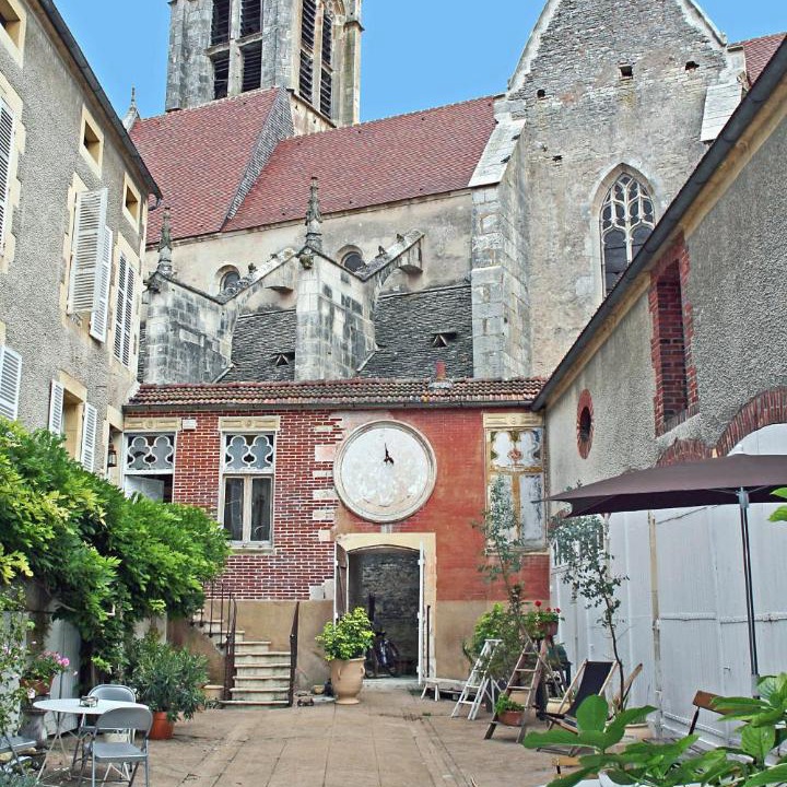 Noyers-sur-Serein Bed & Breakfast | LE TABELLION