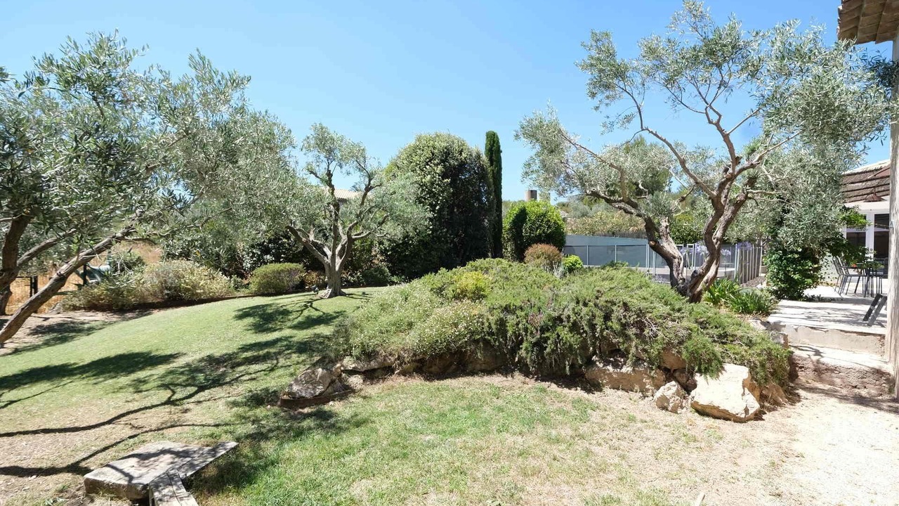 Photo of Outdoor in Aureille