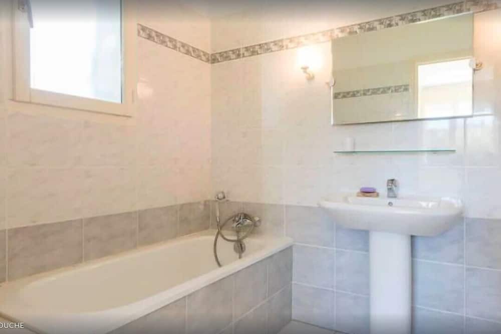 Photo of Bathroom in Le Brusc
