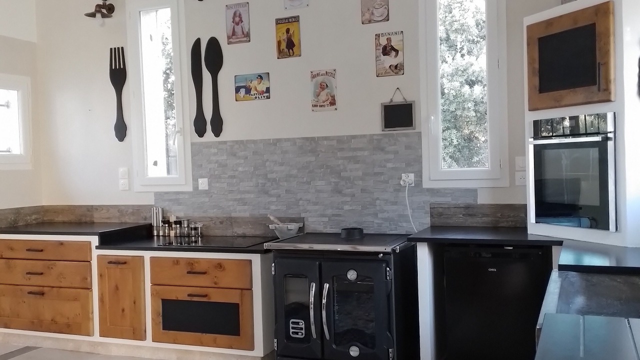 Photo of Kitchen in La Roque-sur-Pernes