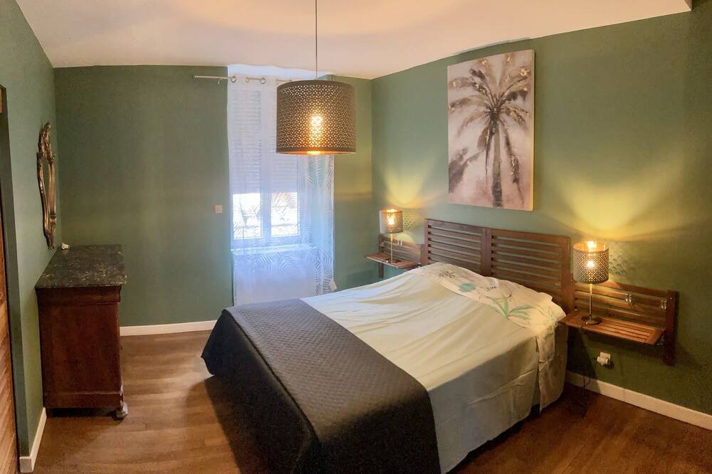 Photo of Bedroom in La Guerche-sur-l'Aubois