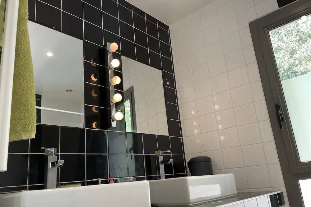 Photo of Bathroom in Le Bouscat